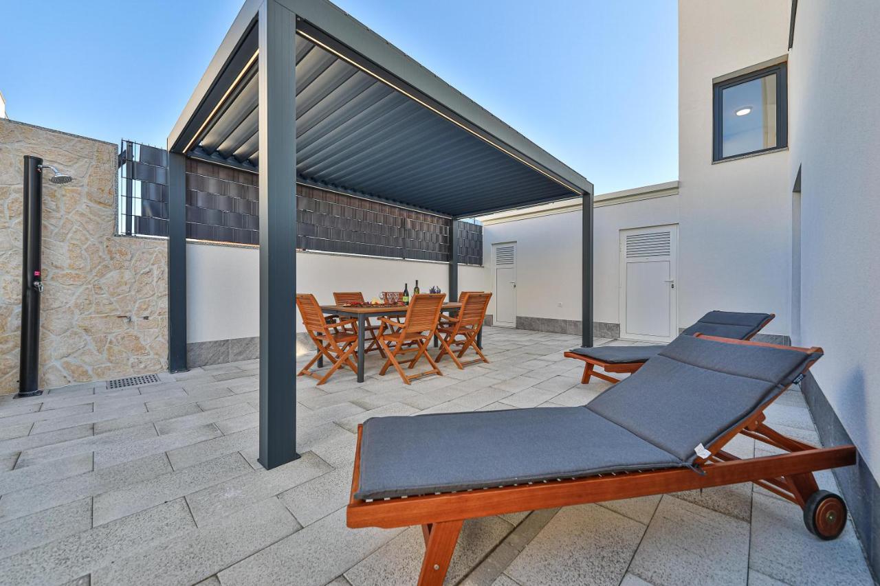 טרוגיר Luxury Apartment Pia With Swimming Pool And Grill מראה חיצוני תמונה