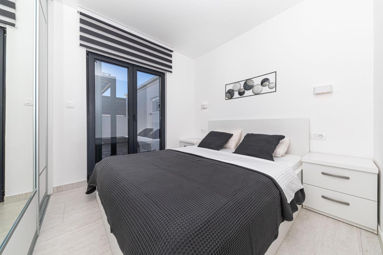טרוגיר Luxury Apartment Pia With Swimming Pool And Grill מראה חיצוני תמונה