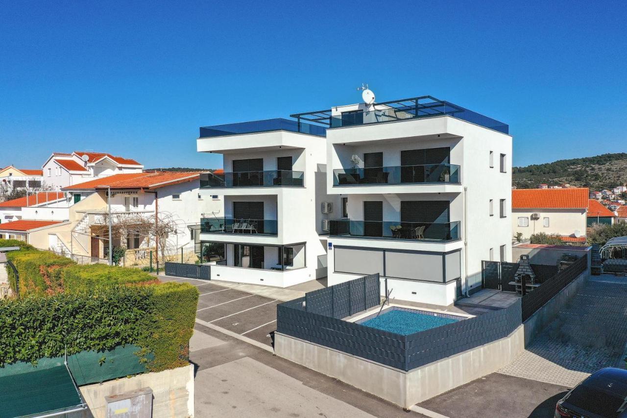טרוגיר Luxury Apartment Pia With Swimming Pool And Grill מראה חיצוני תמונה