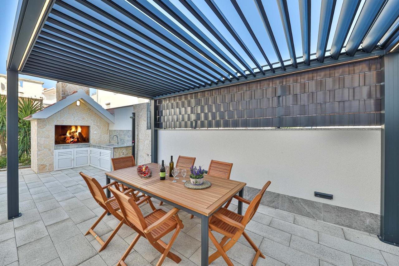 טרוגיר Luxury Apartment Pia With Swimming Pool And Grill מראה חיצוני תמונה