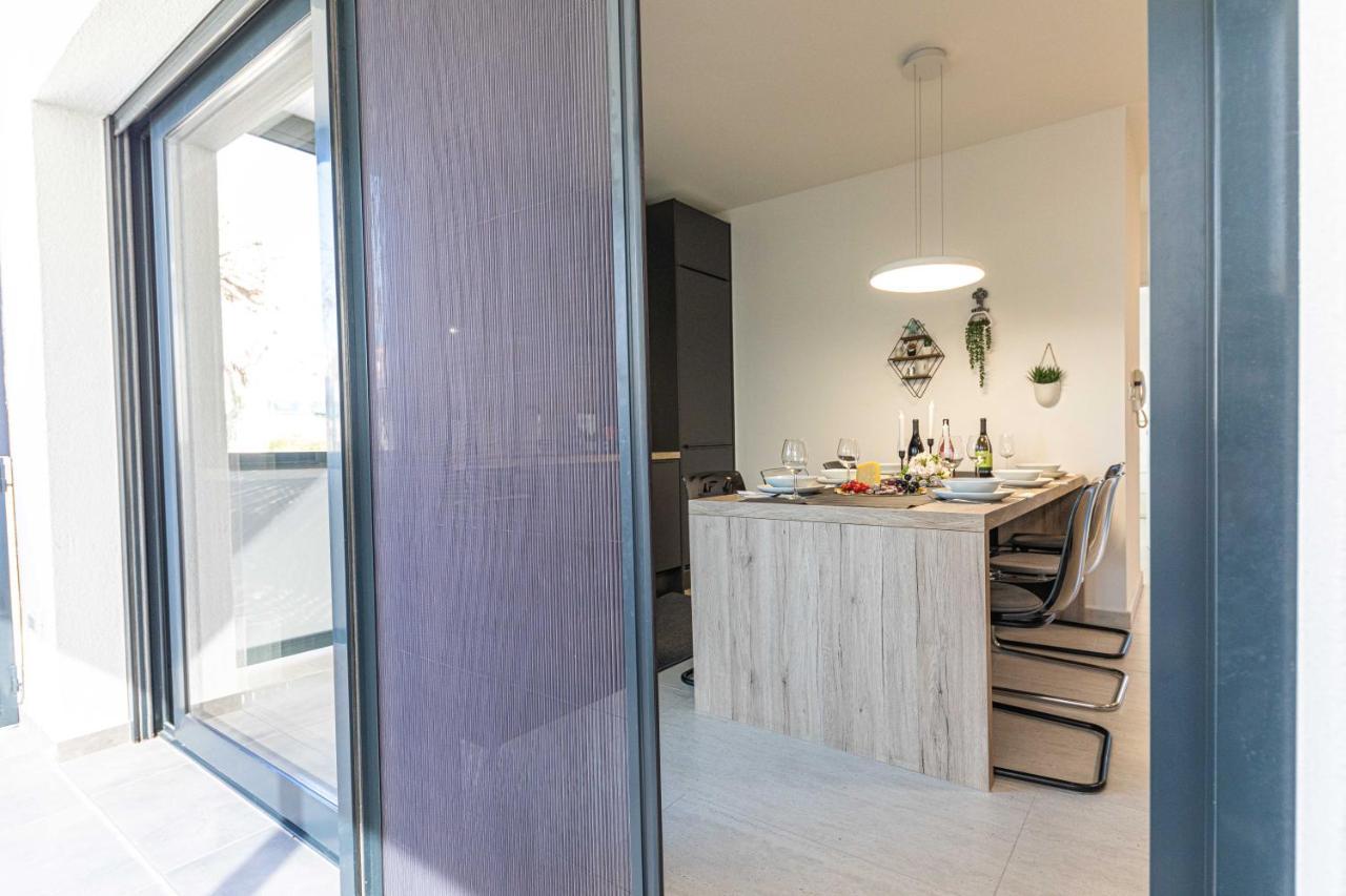 טרוגיר Luxury Apartment Pia With Swimming Pool And Grill מראה חיצוני תמונה