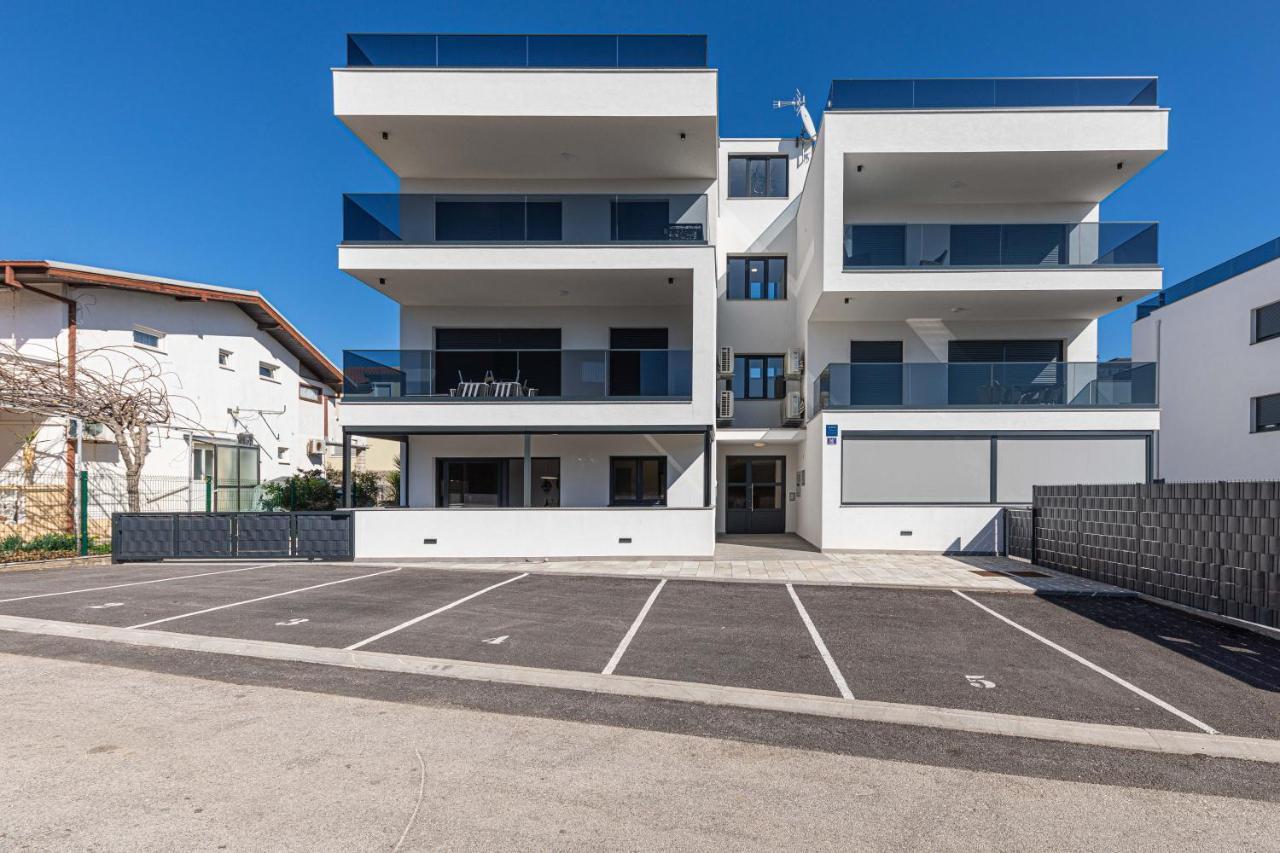 טרוגיר Luxury Apartment Pia With Swimming Pool And Grill מראה חיצוני תמונה
