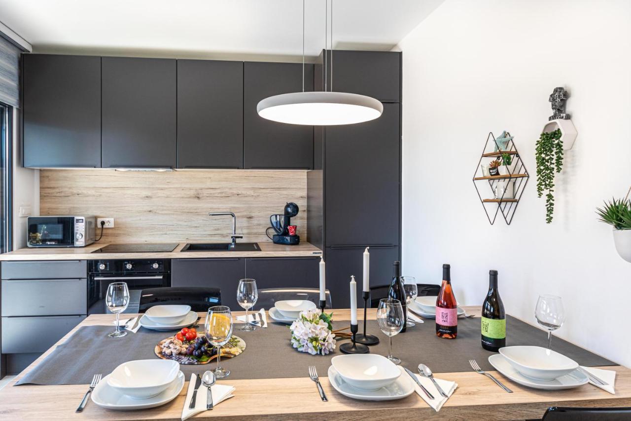 טרוגיר Luxury Apartment Pia With Swimming Pool And Grill מראה חיצוני תמונה